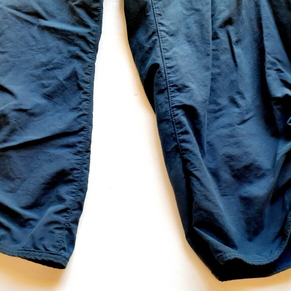Woolrich Womens Capri Pants Navy Cargo Hiking Outdoor Size 10 - Picture 4 of 10